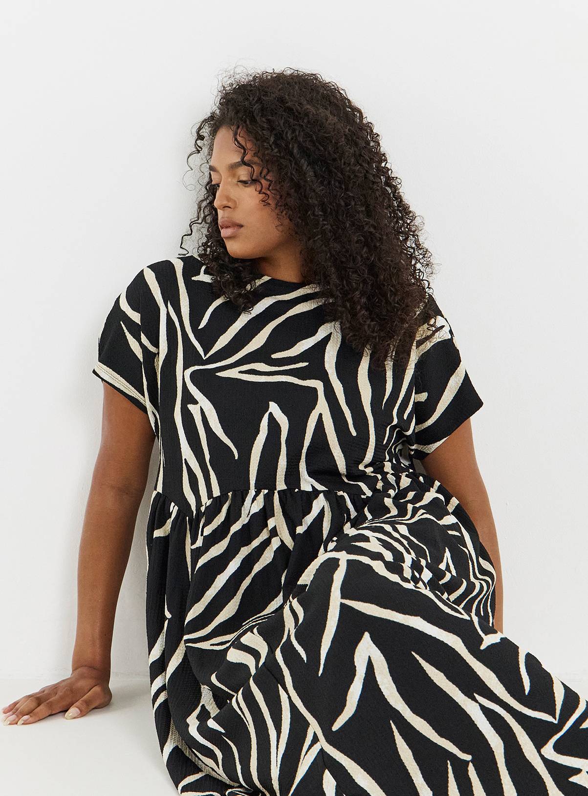 SIMPLY BE Zebra Print Waffle Midaxi Dress 28 - Image 3